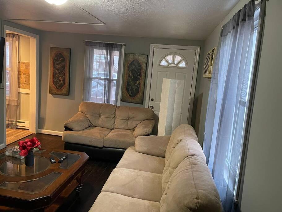 Comfortable Home Away From Home イースト・ハートフォード エクステリア 写真